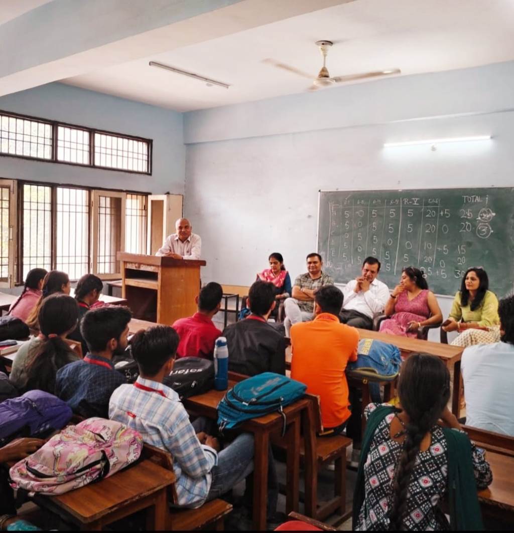 पं चिरंजी लाल शर्मा राजकीय महाविद्यालय में क्विज प्रतियोगिता आयोजित
